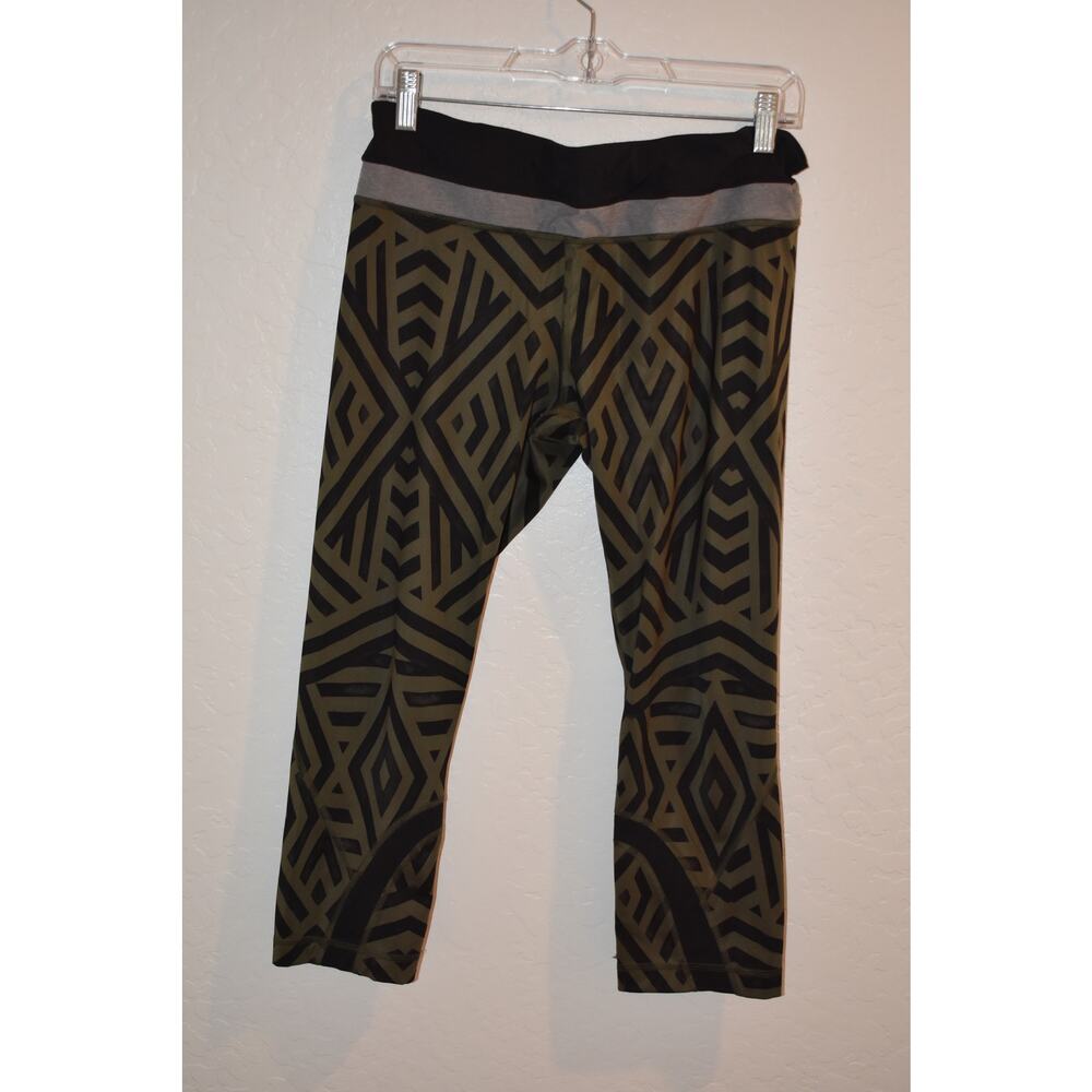 Lululemon Run Inspire Crop II Legging Green Size 10